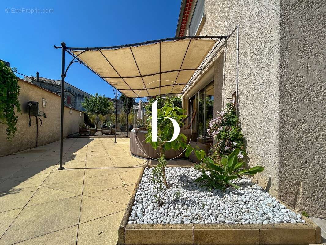 Maison à VALLON-PONT-D&#039;ARC