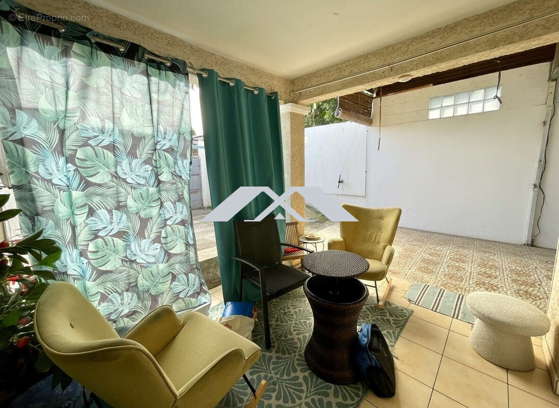 Maison 97 m² à Le Tampon  - photo 6