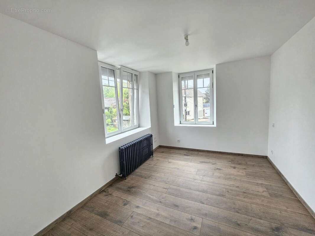 2 - Appartement à REMIREMONT