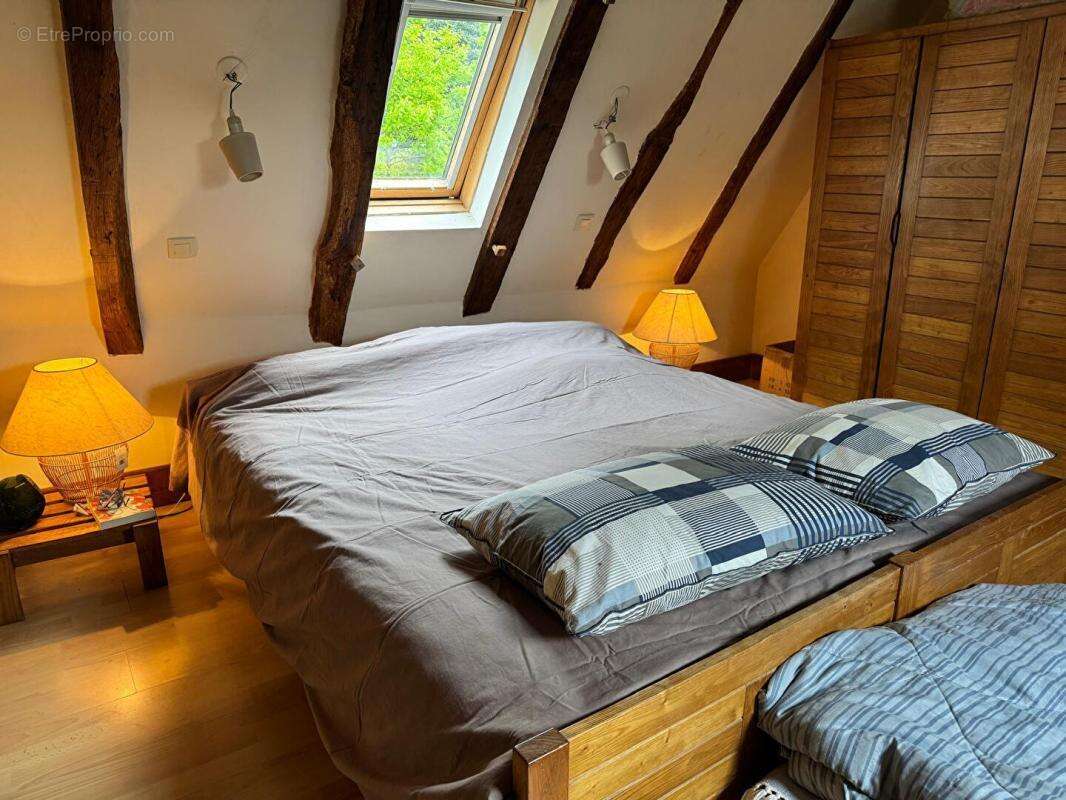 Longère et grange en pierre, 5 pièces, 3 chambres, puits, 6,5 ha jolie vue - photo 11