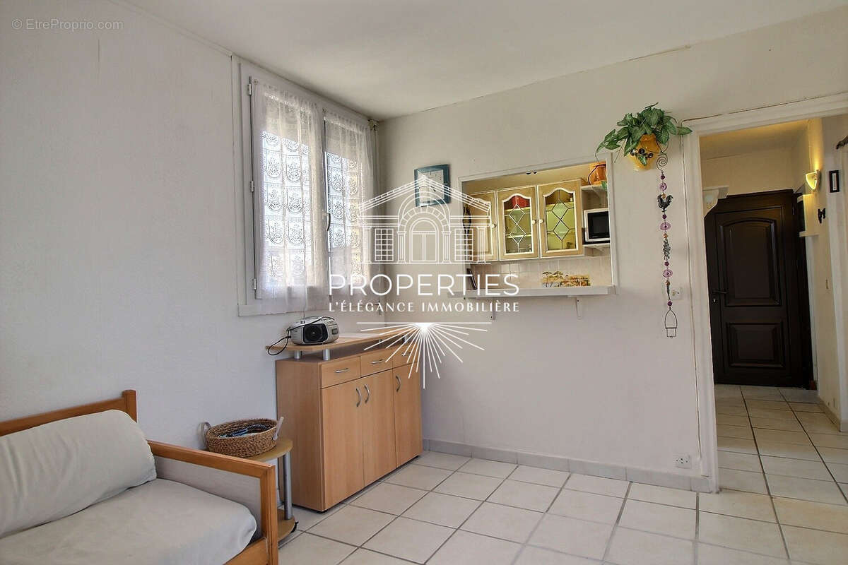 Appartement à BORMES-LES-MIMOSAS