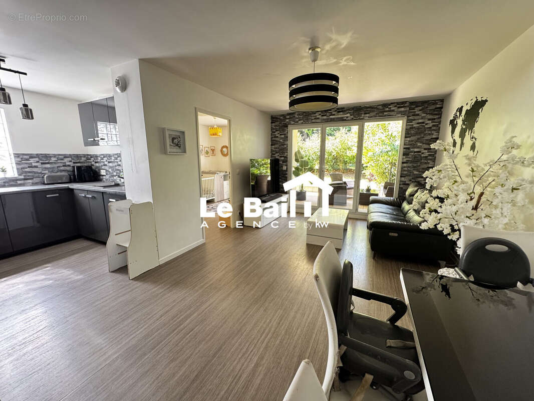 Appartement 73 m² à Osny  - photo 6