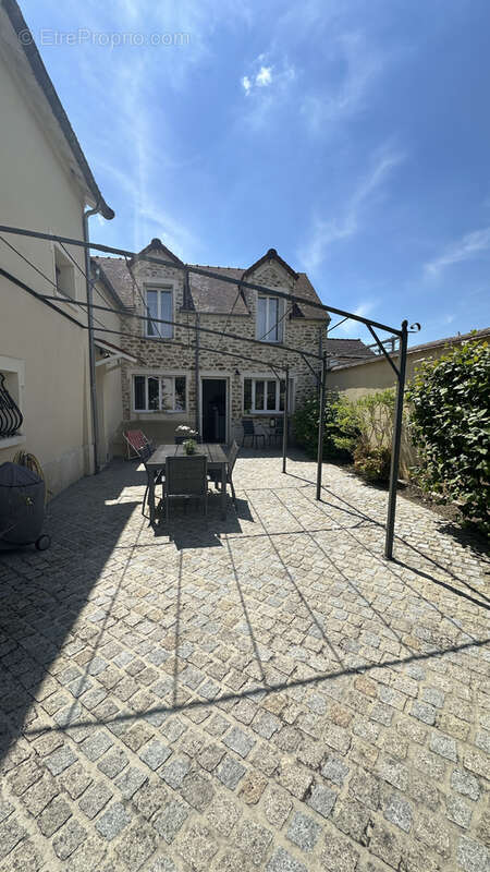 Maison à MAROLLES-EN-HUREPOIX