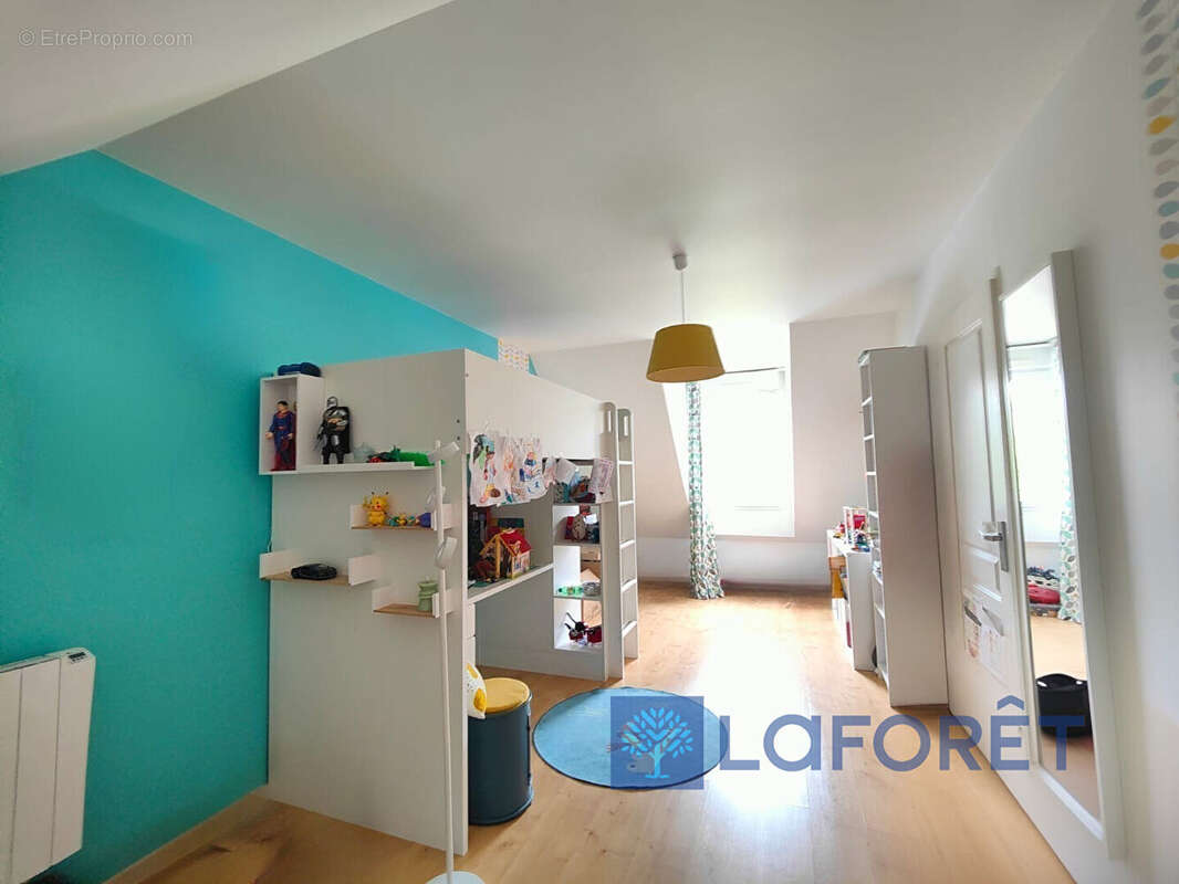 Maison à OLLAINVILLE