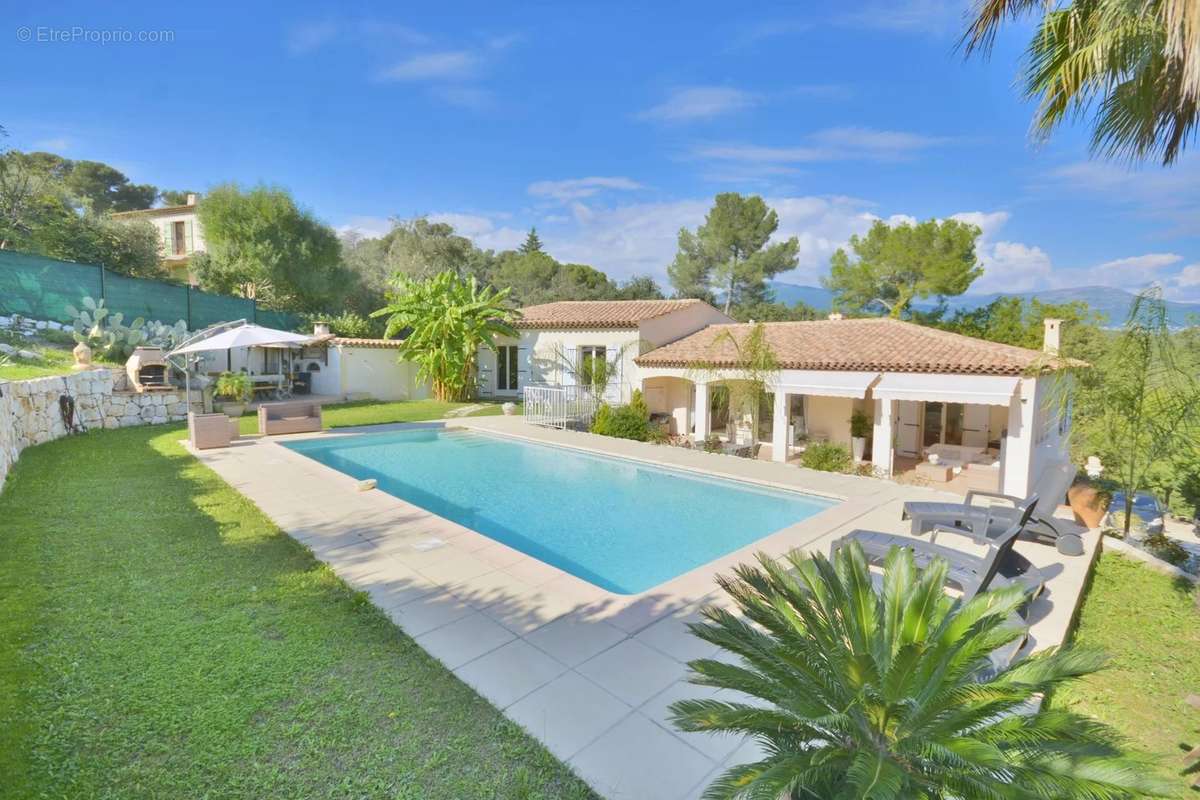 Maison à ROQUEFORT-LES-PINS