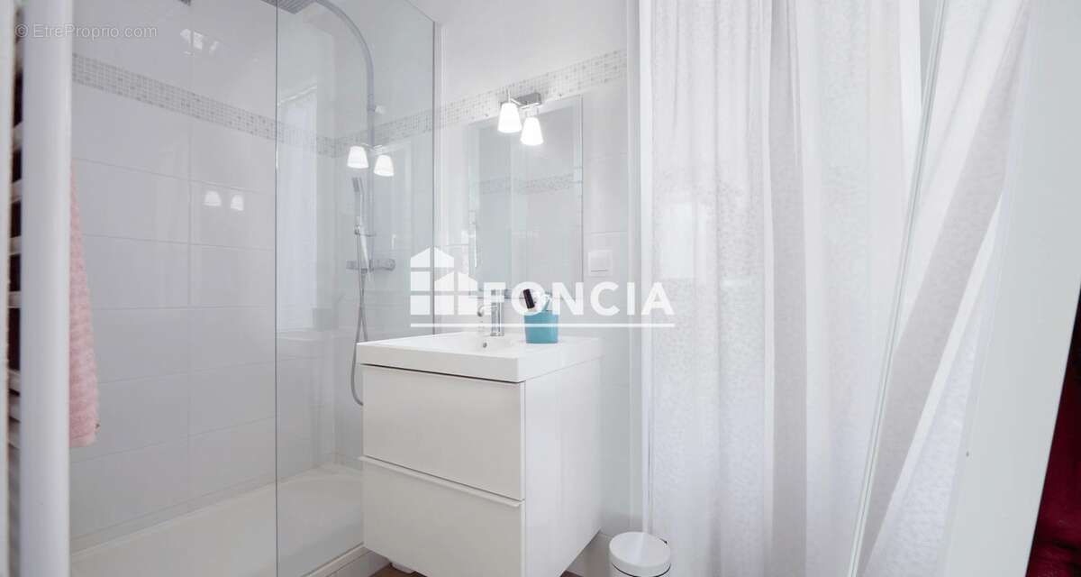 Appartement T4 102 m2, rénové dans un cadre privilégié à ETIOLLES avec PISCINE ET TERRAINS DE TENNIS - photo 9