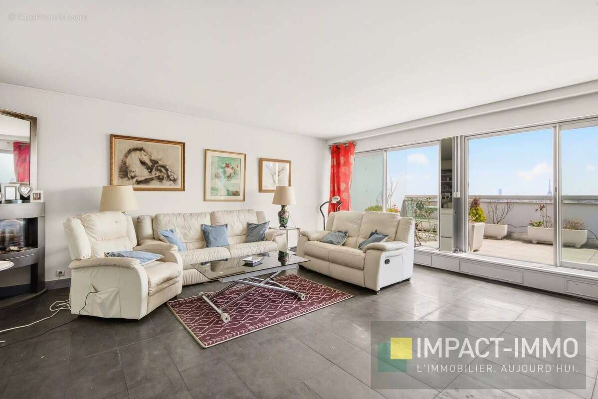 Appartement à COURBEVOIE