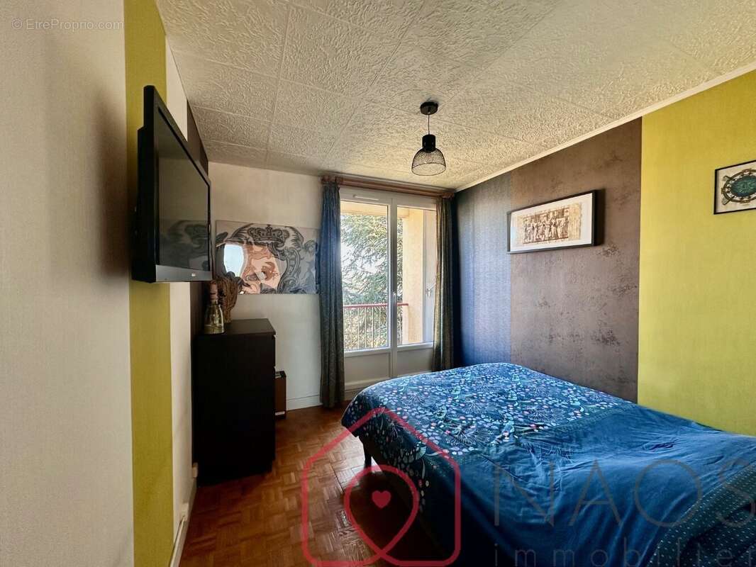 Appartement à LE PLESSIS-ROBINSON