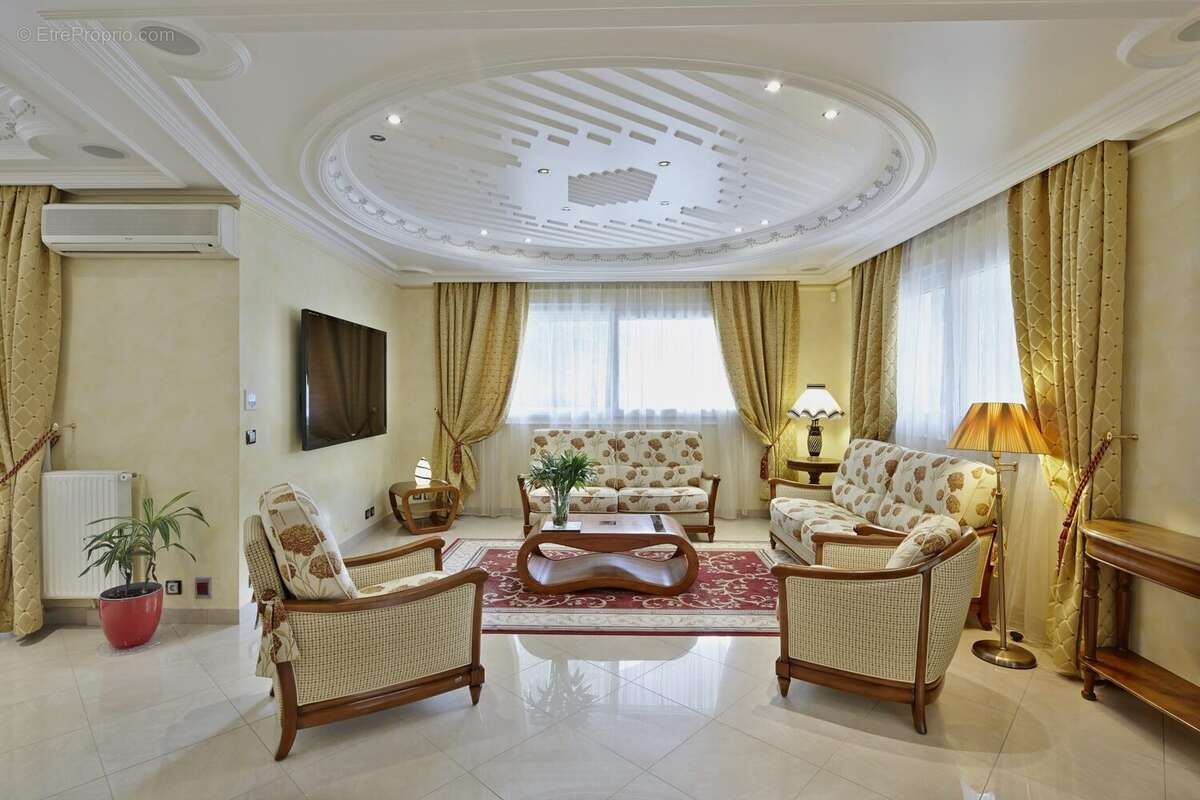 Maison à QUINCY-VOISINS