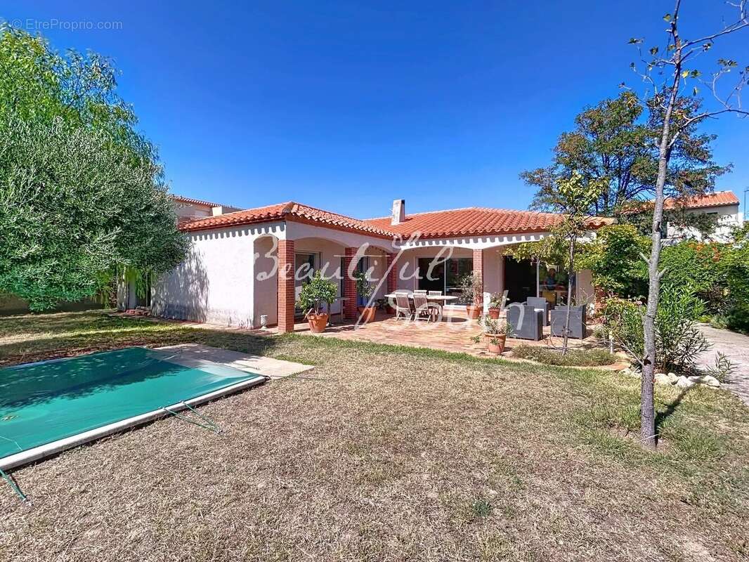 Maison de plain pied à Perpignan avec piscine et confort moderne - photo 2