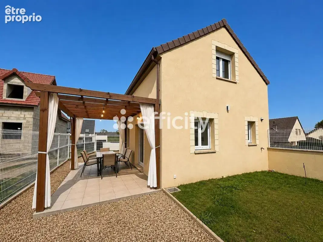 Maison à MEZIERES-SUR-SEINE