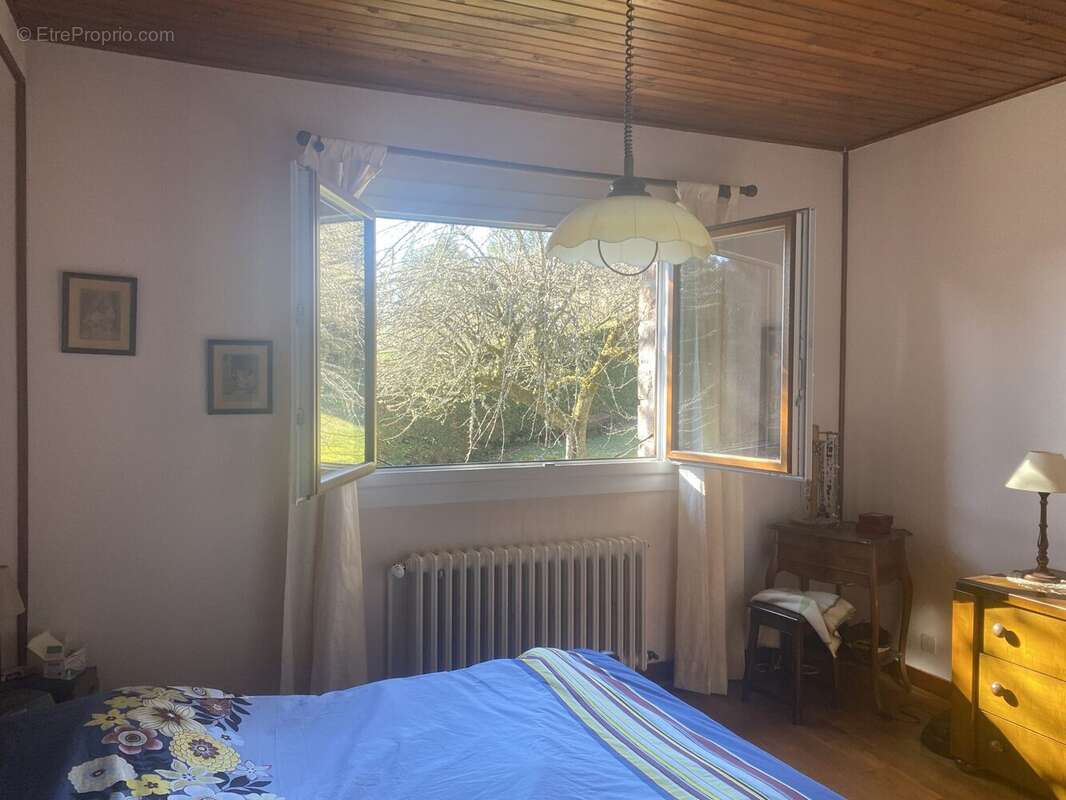 Maison à BUGEAT