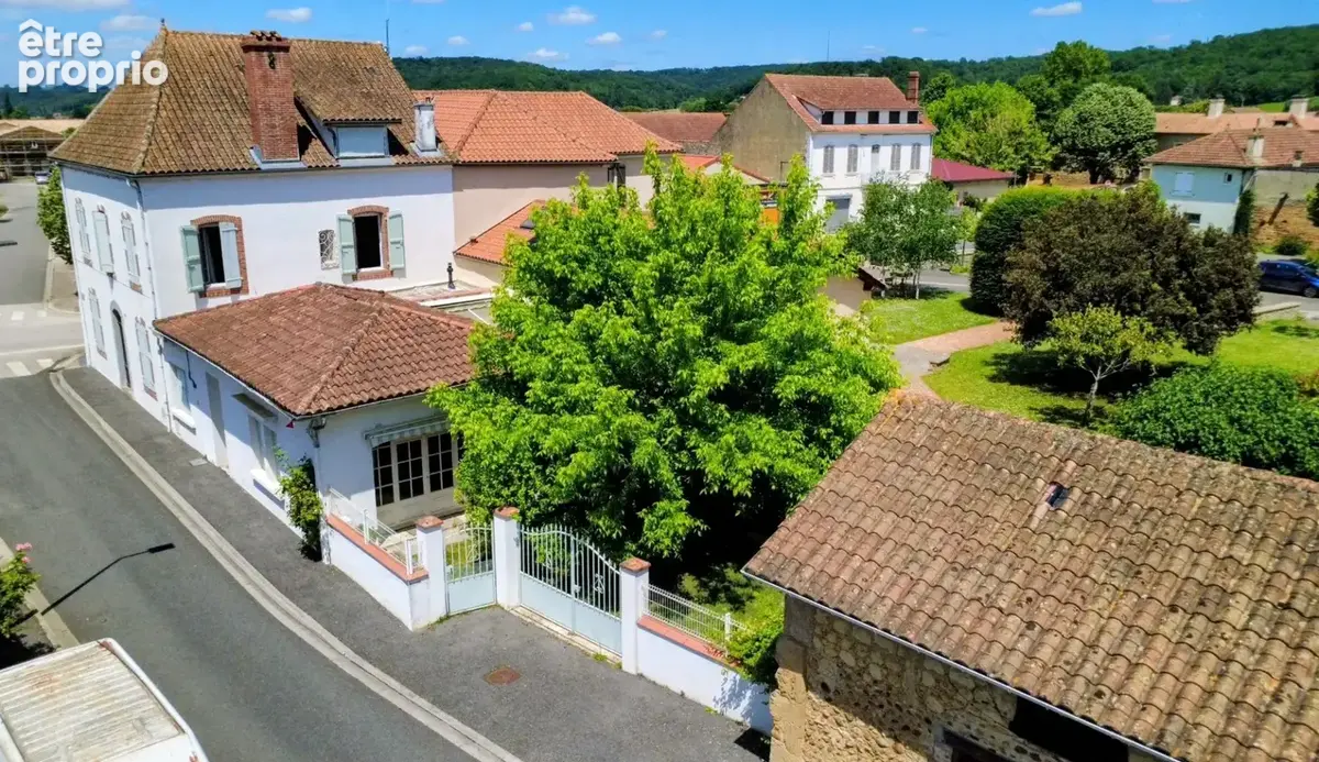 Maison 9 pièces 254 m² à vendre à Villecomtal-Sur-Arros (32730) - photo 2