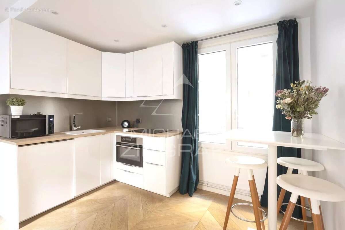 Appartement à PARIS-7E