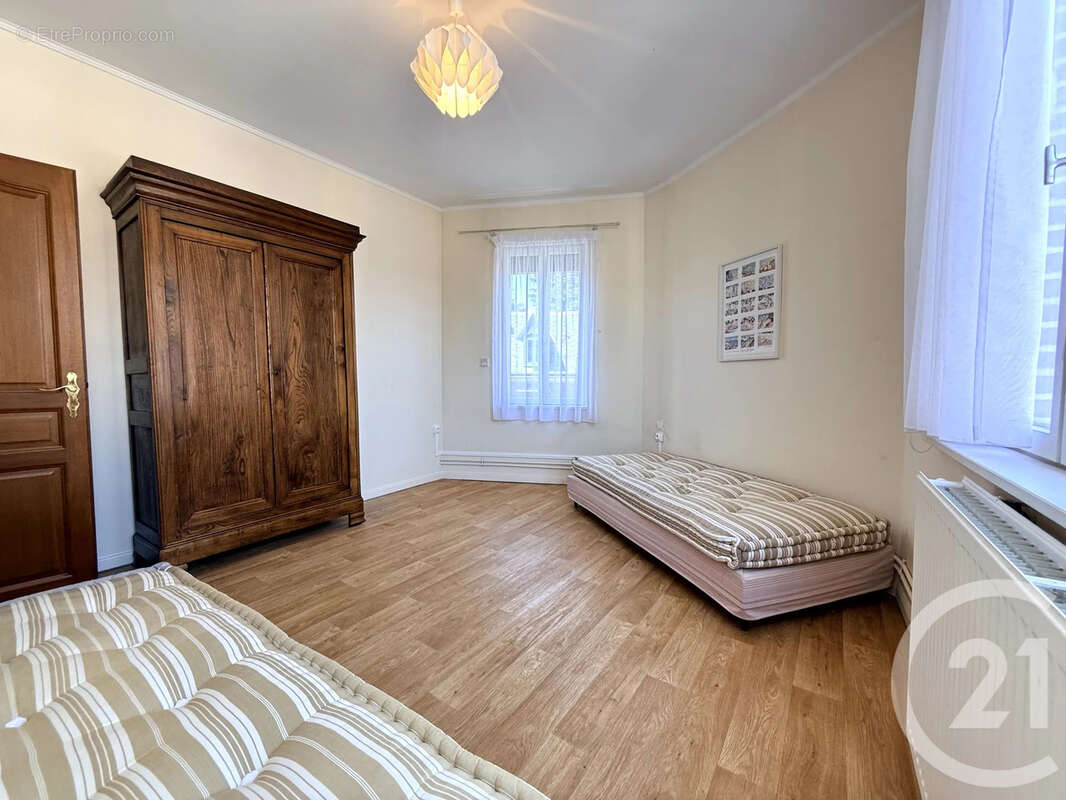 Appartement 145 m² à Saint-Quentin  - photo 14