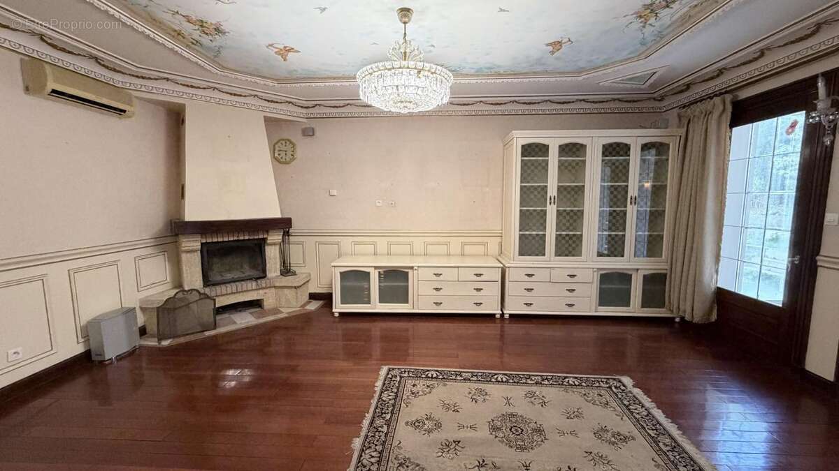Maison à SAINT-MAUR-DES-FOSSES