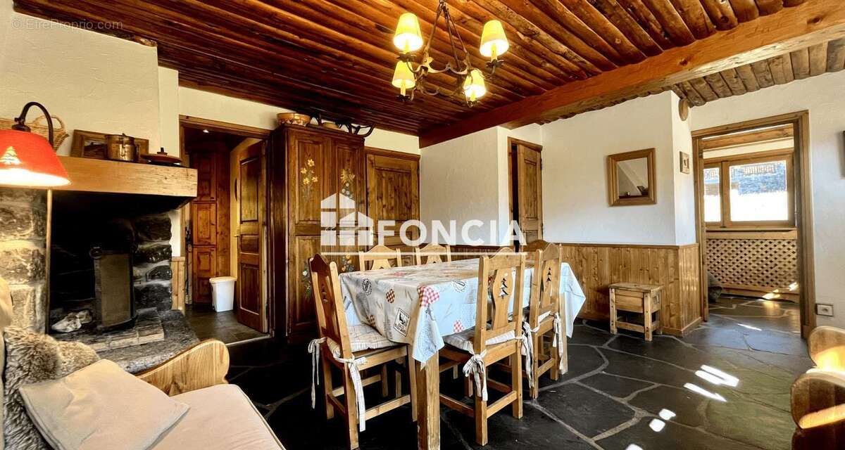 Appartement à LES ALLUES