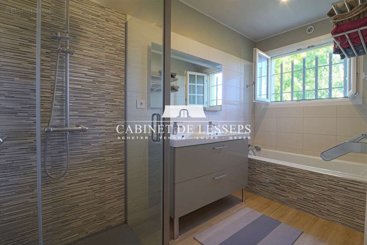 Maison à SAINT-MARTIN-DE-SEIGNANX