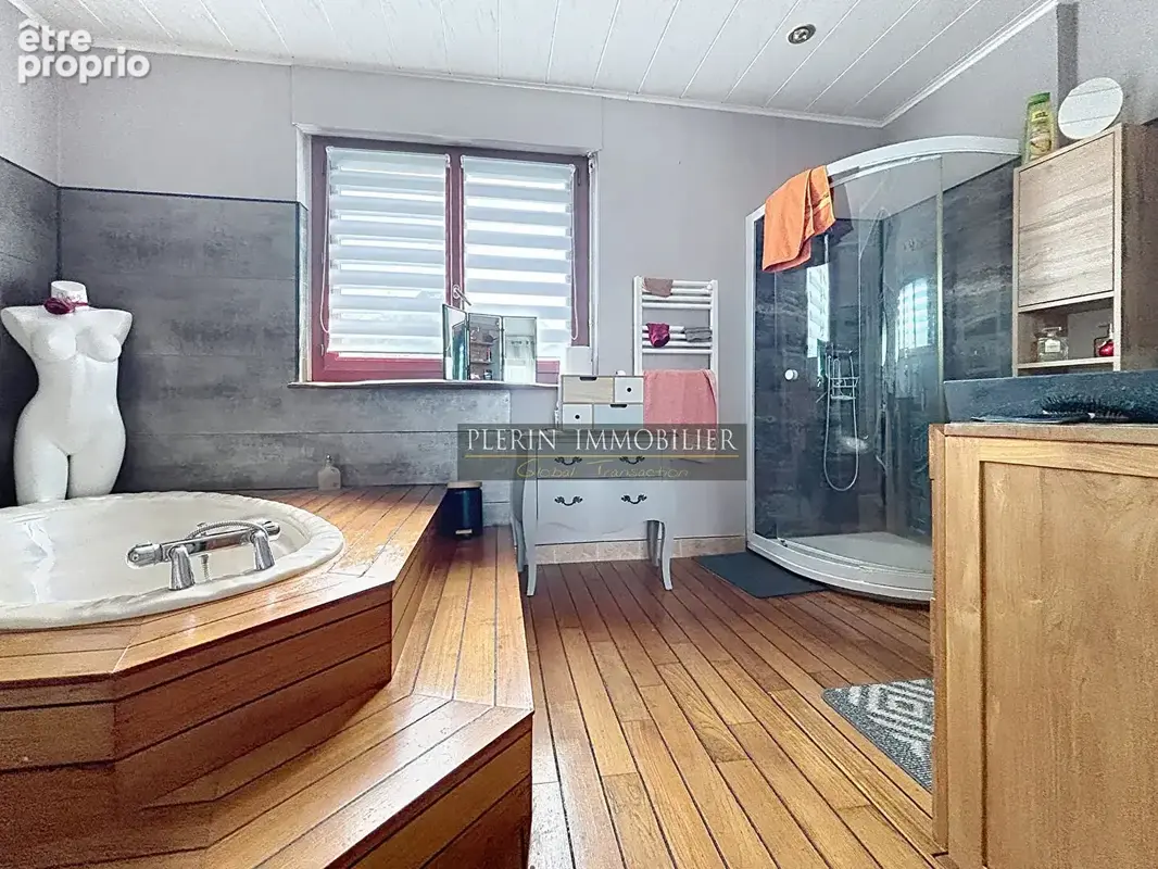 Langueux - belle maison familiale avec vastes dépendances - photo 10