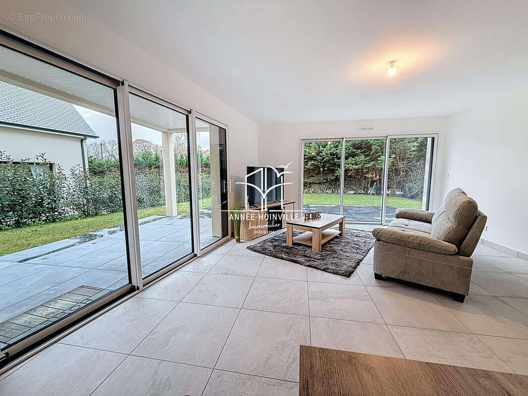 SALON  - Maison à VILLERS-SUR-MER