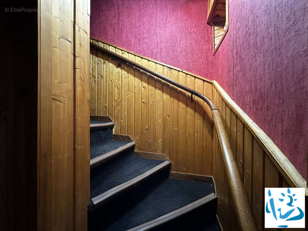 Maison à SAINT-JULIEN-DU-SAULT