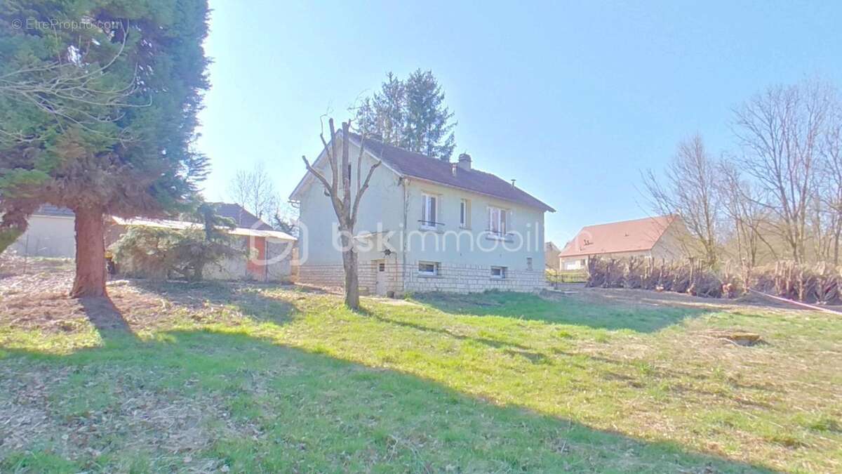 Maison à EGRISELLES-LE-BOCAGE