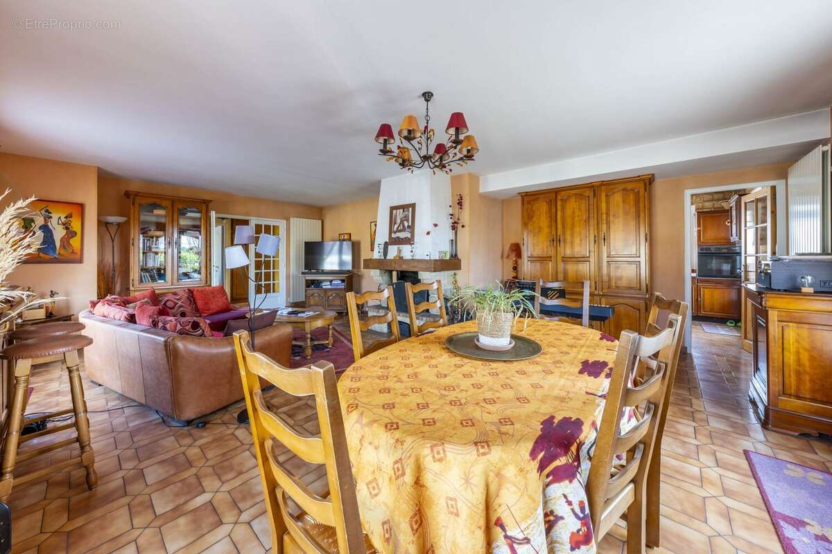 Maison à VARENNES-SUR-SEINE