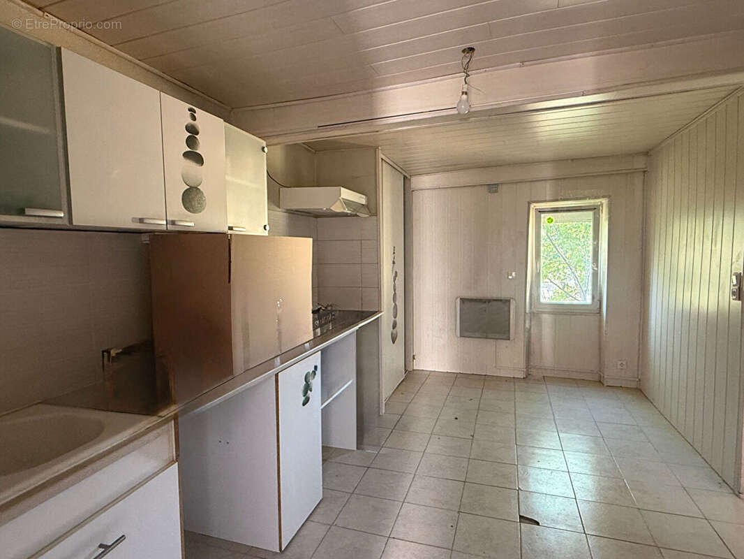 VERTAIZON / Au coeur du village - Maison de bourg avec vue dégagée ! - photo 6