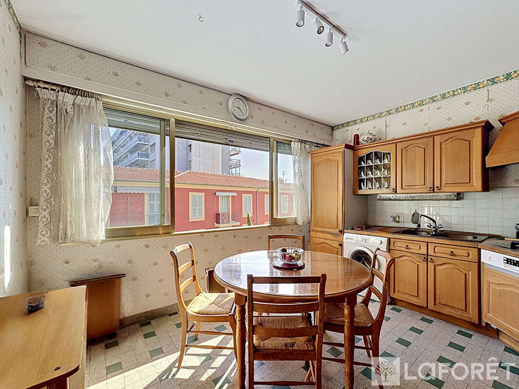 Appartement à ROQUEBRUNE-CAP-MARTIN