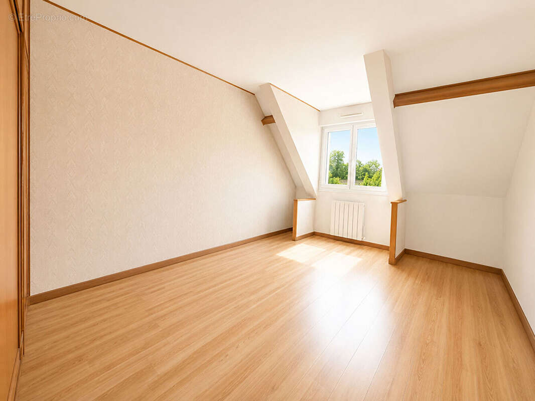 Maison familiale avec sous-sol total et fort potentiel -  Pomponne - photo 6