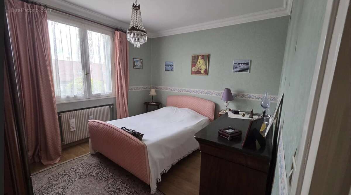 Maison à CHAMPFORGEUIL