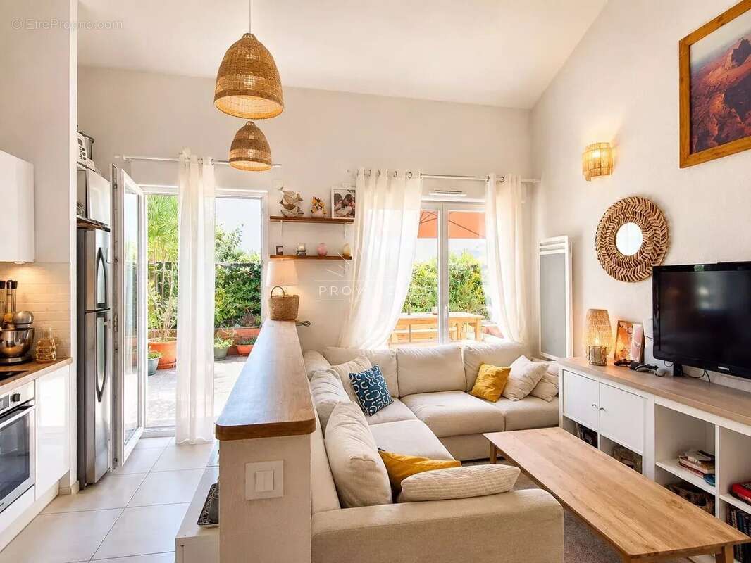 Appartement à VALLAURIS