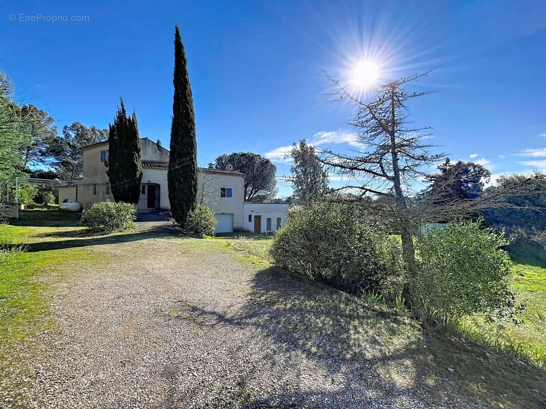 Maison à PUGET-SUR-ARGENS