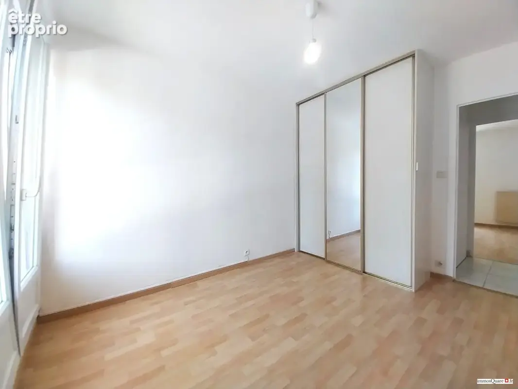 Appartement 72 m² à Saint-Martin-D'heres  - photo 9