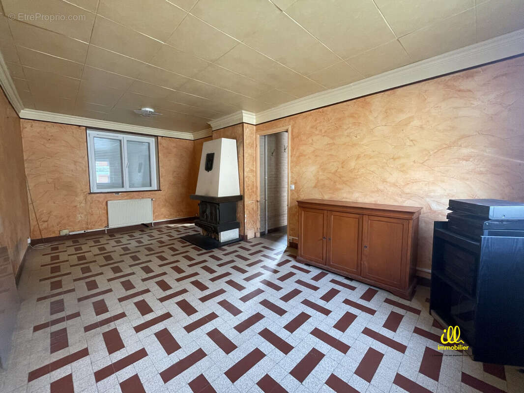 Maison à VIREUX-MOLHAIN