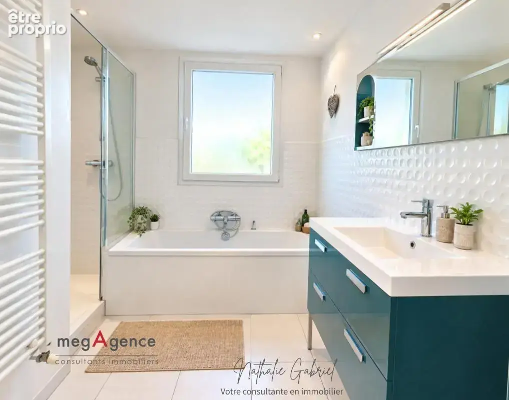 Un air de vacances à Angers avec cette villa de 6 chambres sur 203 m2 ! - photo 11