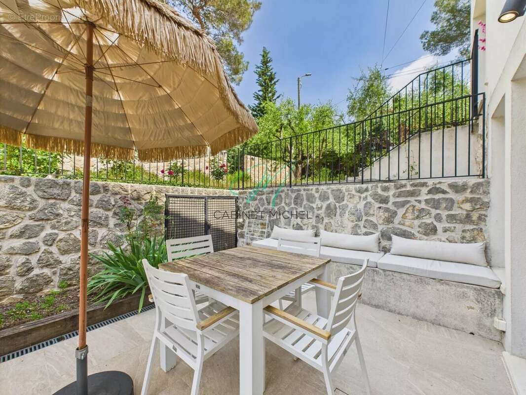 Maison à ROQUEFORT-LES-PINS