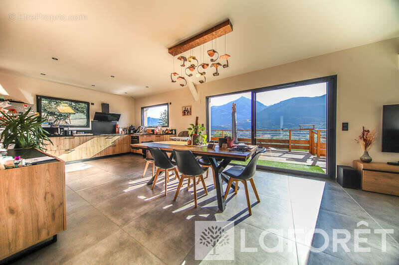 Maison à CHATEAUROUX-LES-ALPES