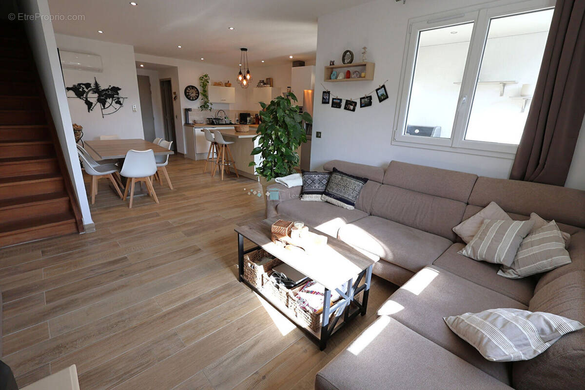 Appartement à PEYMEINADE