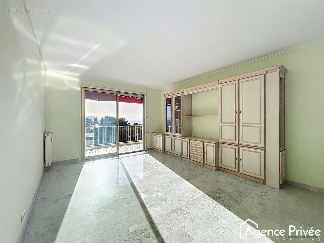 Salon actuel - Appartement à CAGNES-SUR-MER