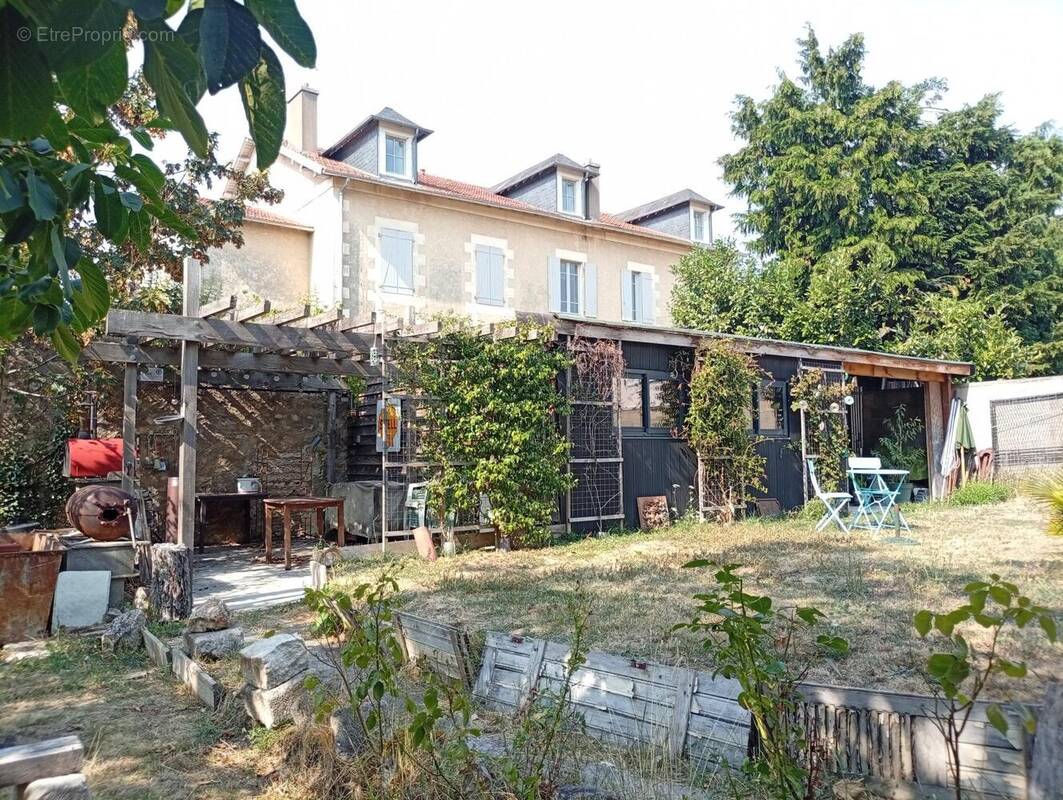 Photo 1 - Maison à MONTMORILLON