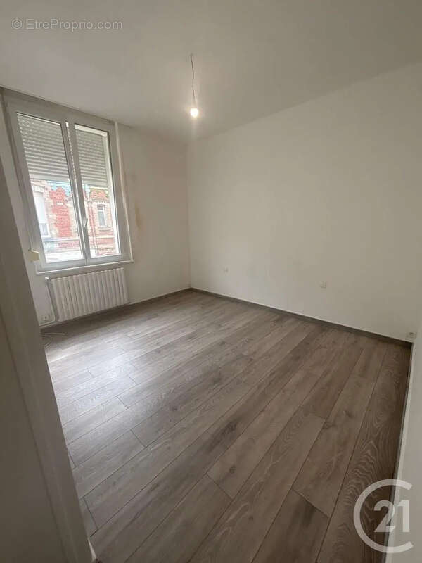Maison 93 m² à Saint-Quentin  - photo 10