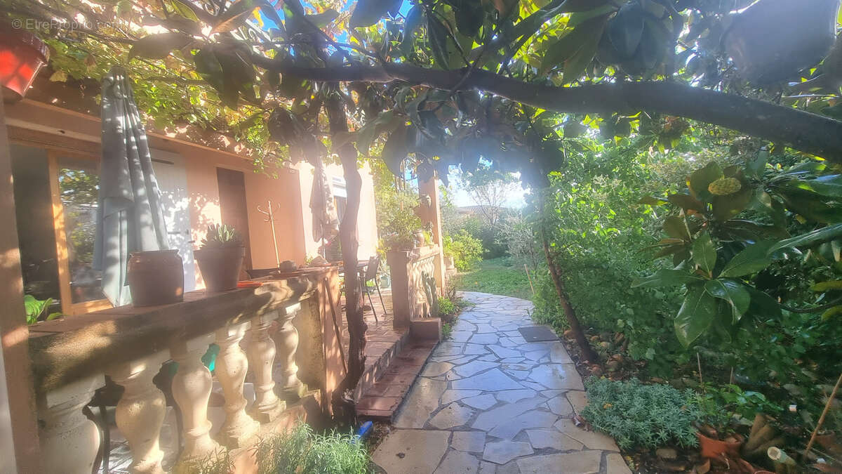 Maison à LA FARLEDE