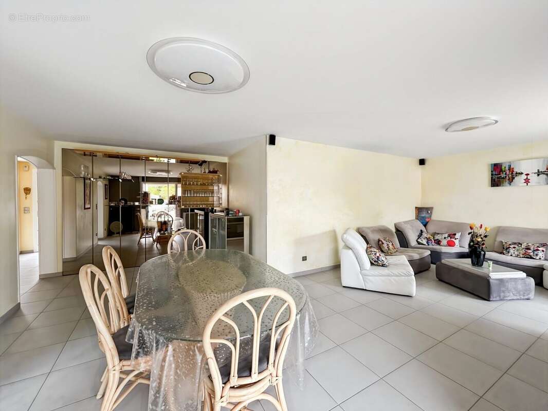 Maison 140 m² à Frouzins  - photo 5