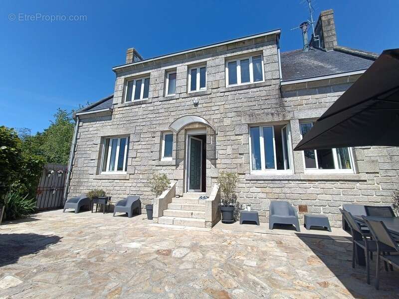 Maison à ERGUE-GABERIC
