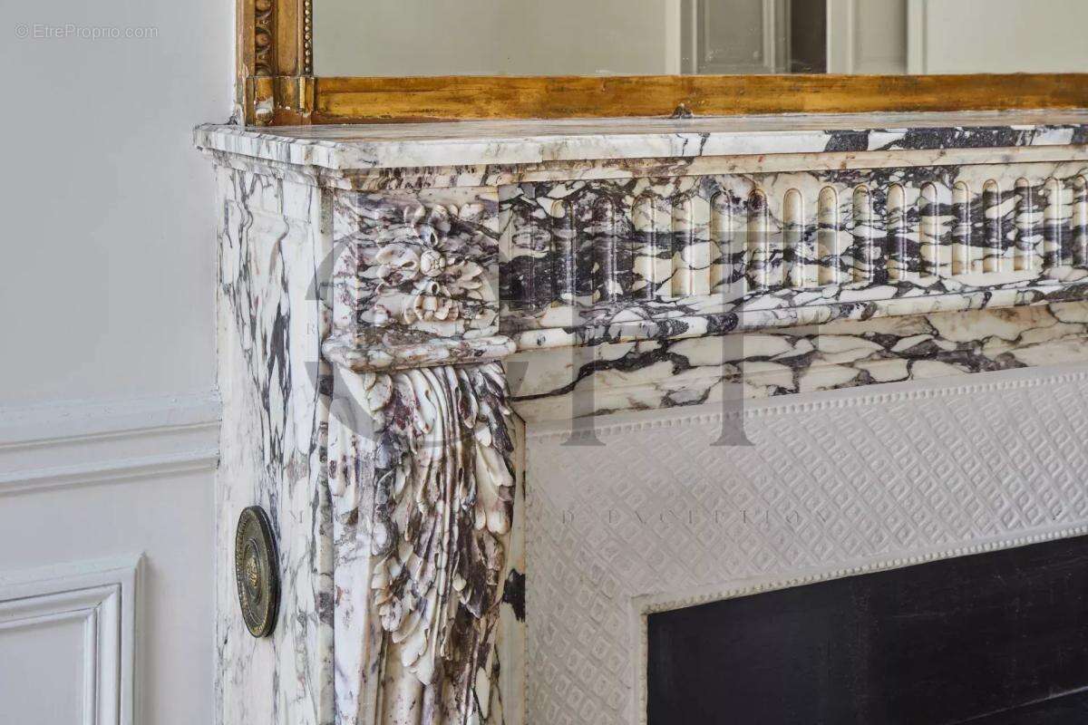 Appartement à PARIS-8E