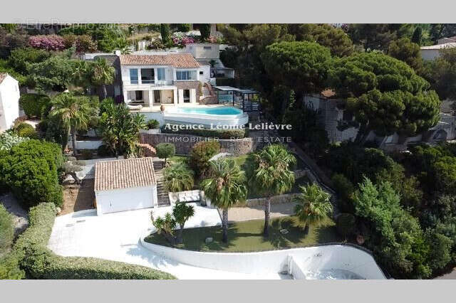 Maison à LES ISSAMBRES