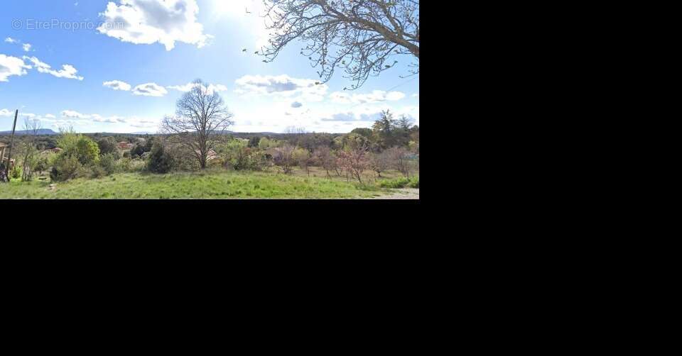 Terrain à REGUSSE