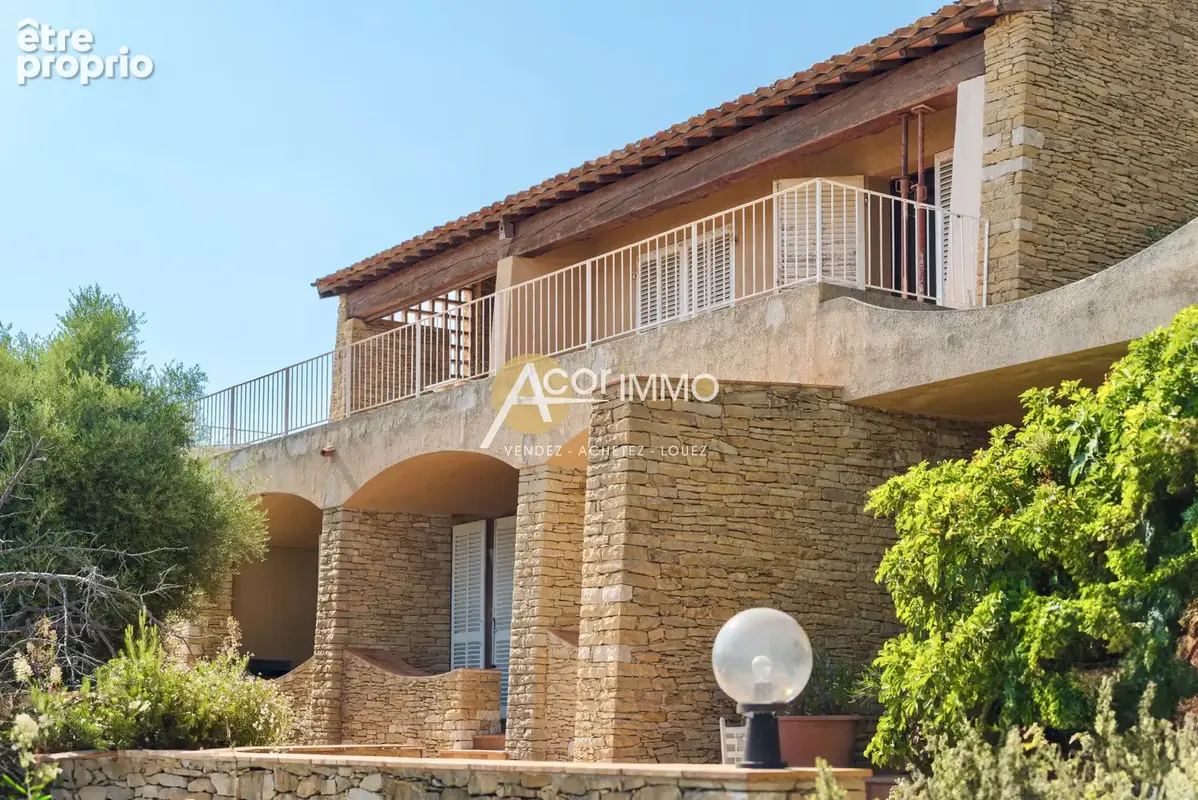 Bandol - propriété de caractère de 230 m2 - vue mer - terrain de plus de 2700m2 - photo 5