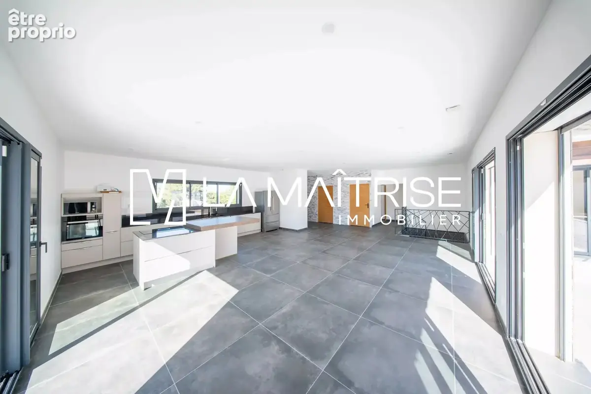 Maison 4 pièces 133 m² à vendre à Aubagne (13400) - photo 9